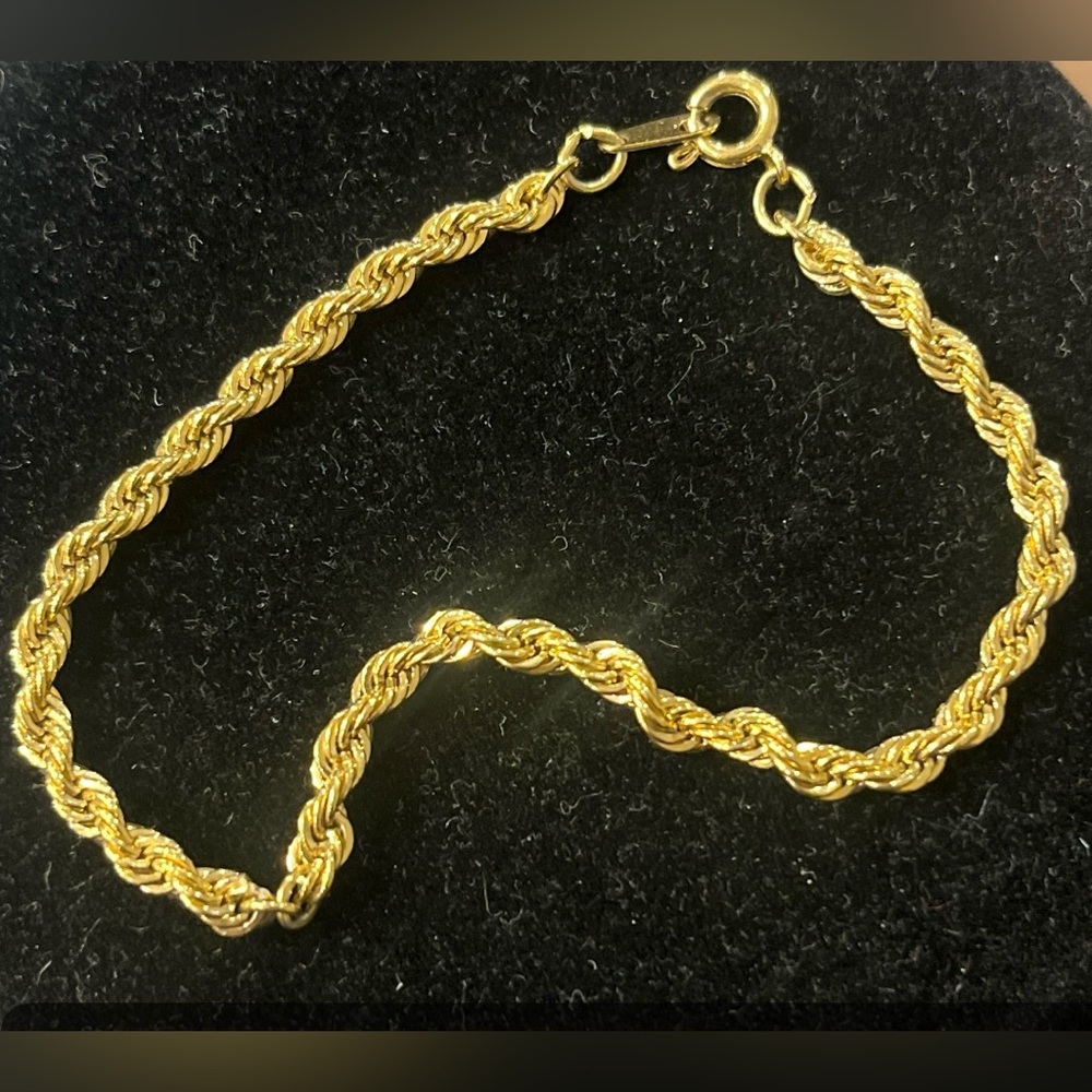 Crown Trifari Gold Tone Twisted Chain Bracelet